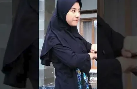 New Viral Phenomenon of Abg Viral Sma 2025 Kak Zahra Tutorial Wiwik Dalam Mobil di Tempat Parkir One for All Indonesia